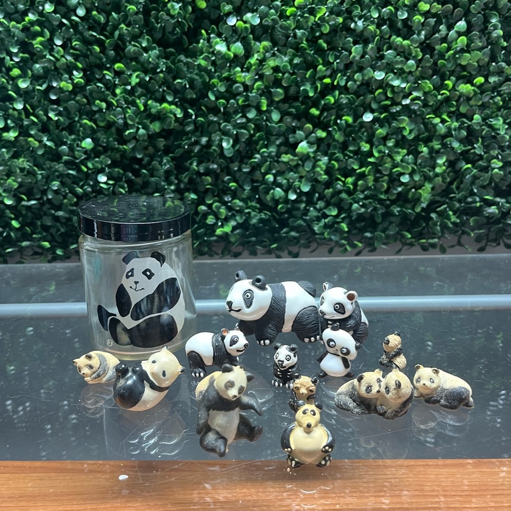Source Unknown Panda Figurine Set - Black and White
